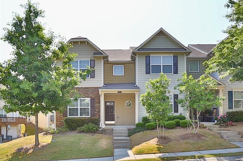 1st image of 2477 Suwanee Pointe Dr