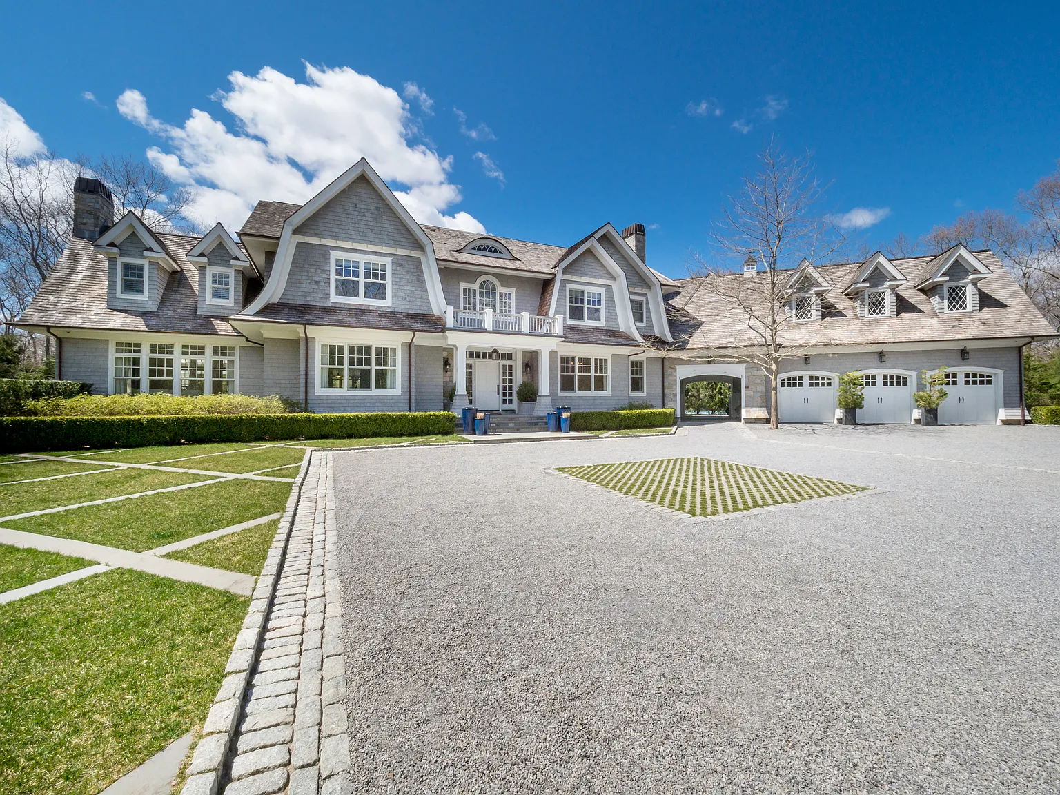 8 bed, 8.0 bath, 10051 sqft, $250,000 — Photo 1