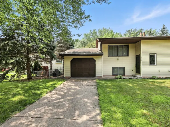 8215 Queen Ave N, Brooklyn Park, MN 55444