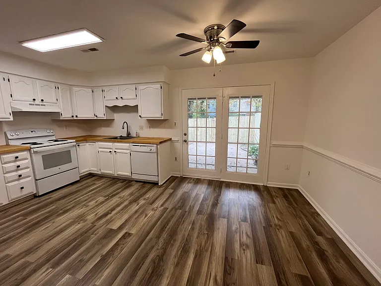 255 Farrell Ln — Photo 10