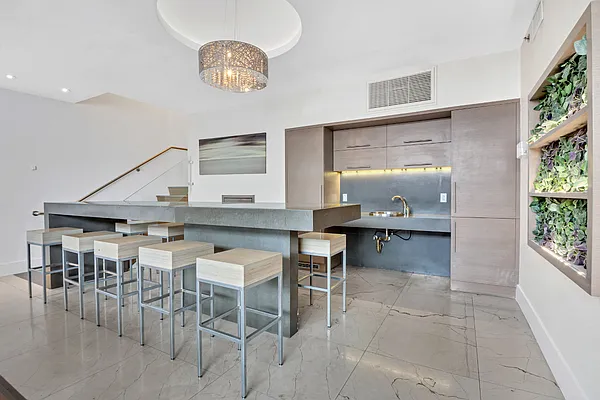 Rented by Canvas Property Group | media 9