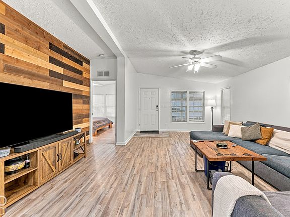 4th image of 9444 N Gray Ave