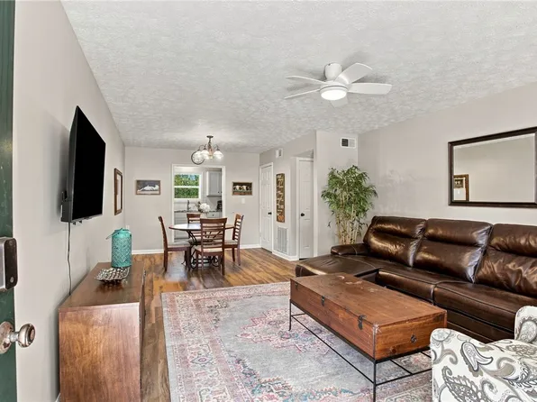 426 N Donahue Dr APT 5, Auburn, AL 36832