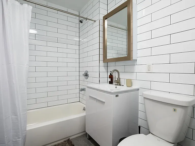 73 Monroe St #16 — Photo 8
