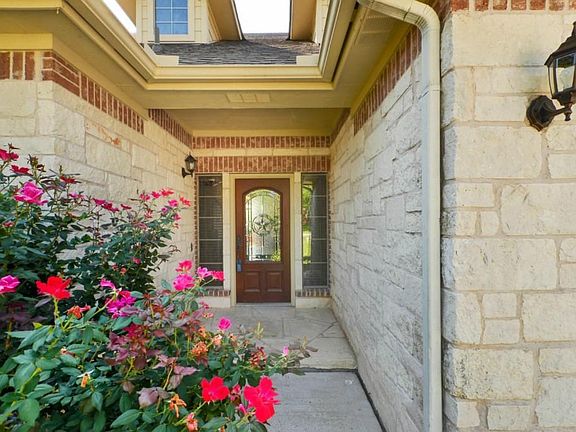 3rd image of 3839 Laurel Ridge Dr N