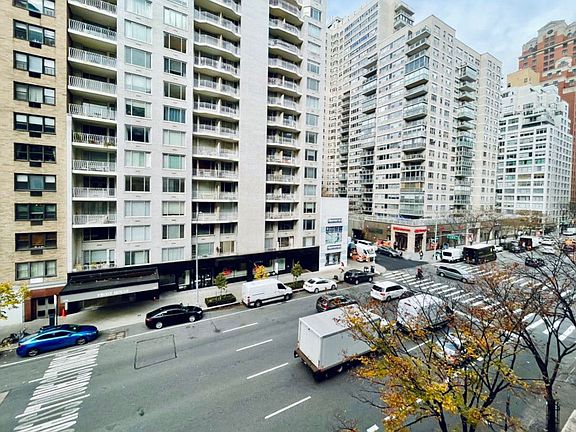 4th image of 1157 3rd Ave #9