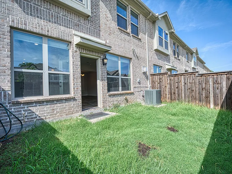 3009 Galveston St — Photo 38