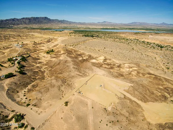 4875 E Iron Ore Way, Topock, AZ 86436