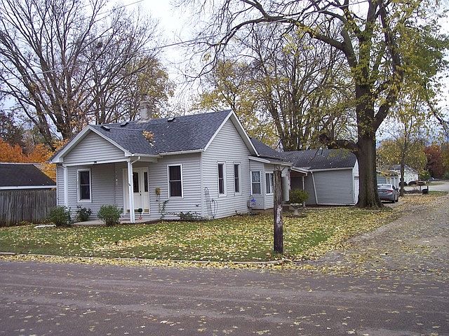1st image of 817 E Joliet St