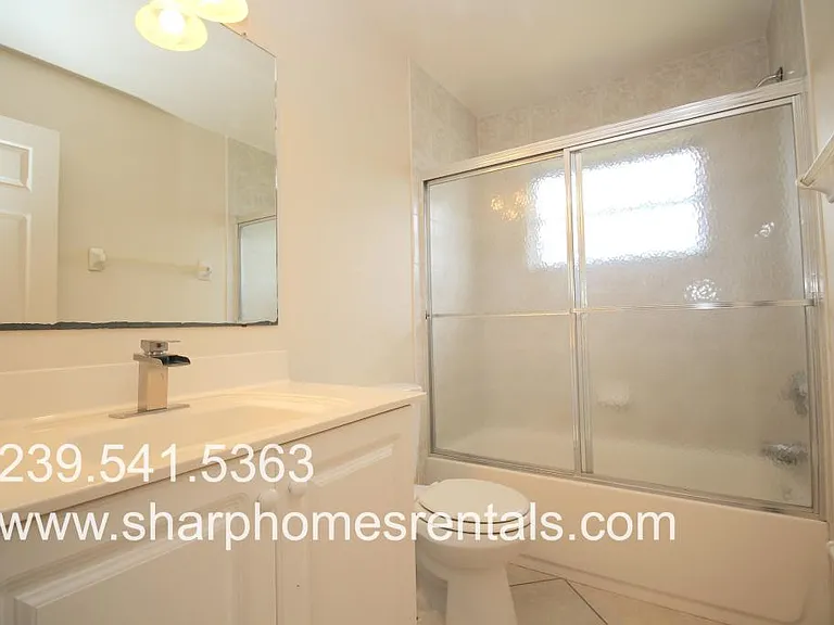 1816 SW 38th Ter — Photo 21