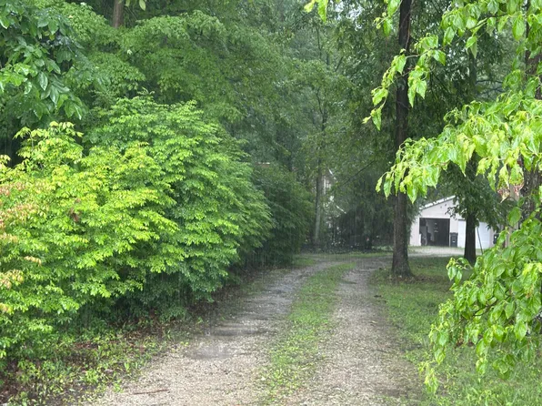 5849 W 1200 N, Dupont, IN 47231