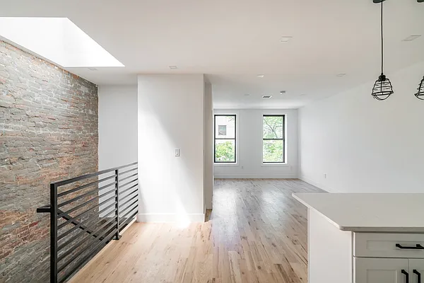 Rented by Compass | media 10