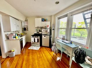 109 Charter St #2, Boston, MA 02113