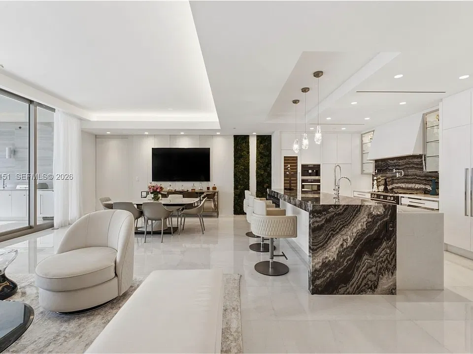 17901 Collins Ave #3906