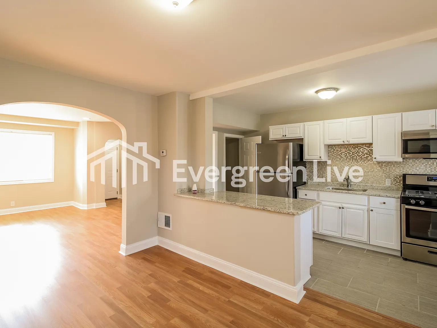 3 bed, 2.0 bath, 1178 sqft, $1,645 — Photo 4