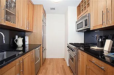 Rented by R New York