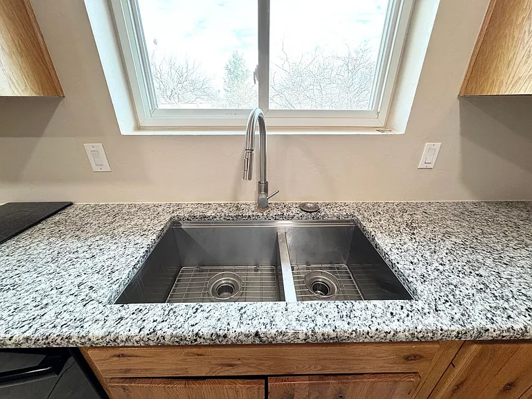 1327 S Yucca Dr — Photo 11