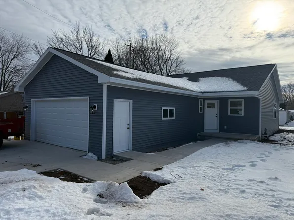 1109 E Murdock Ave, Oshkosh, WI 54901