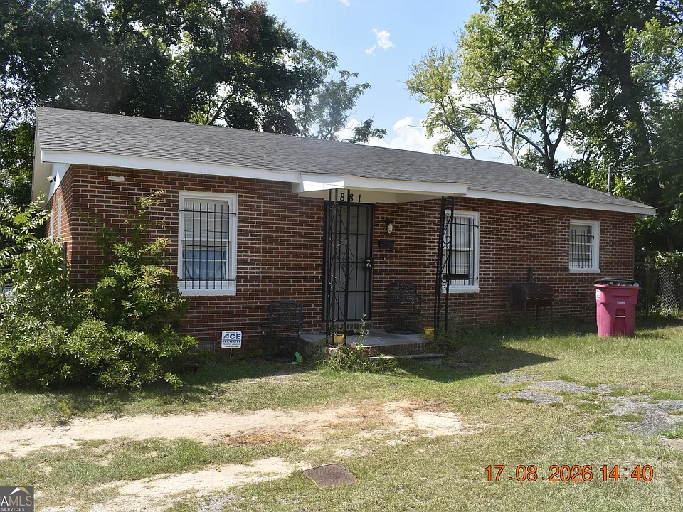 881 Poppy Ave