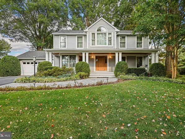 1817 Clovermeadow Dr, Vienna, VA 22182