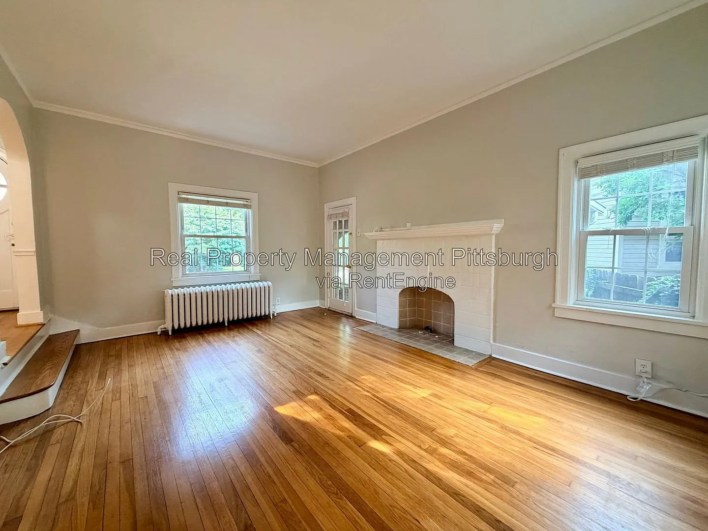3 bed, 3.0 bath, 2500 sqft, $2,900 — Photo 2