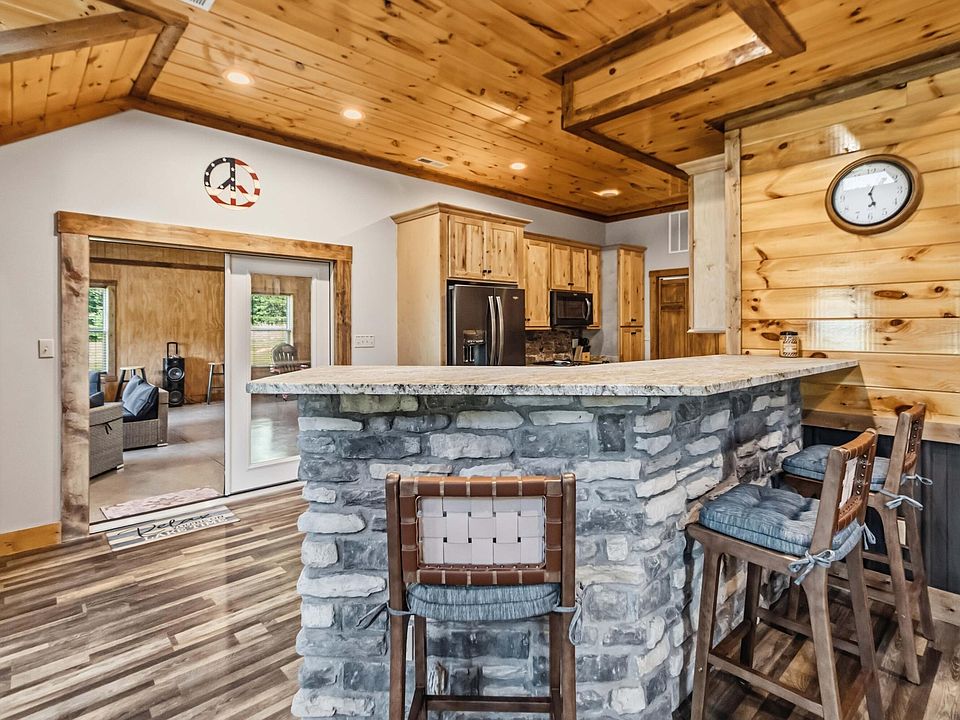 28th image of 483 Kimber Dr