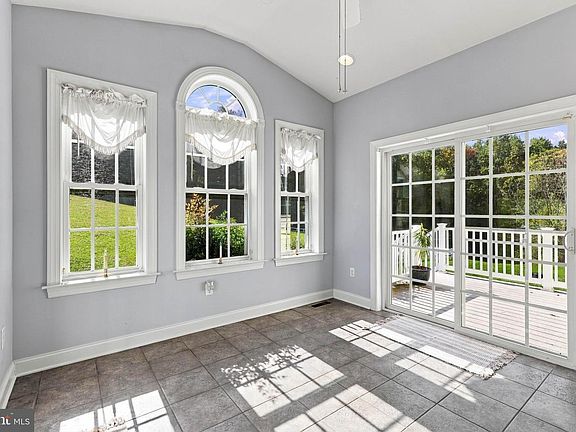 5th image of 4875 Arnold Rd