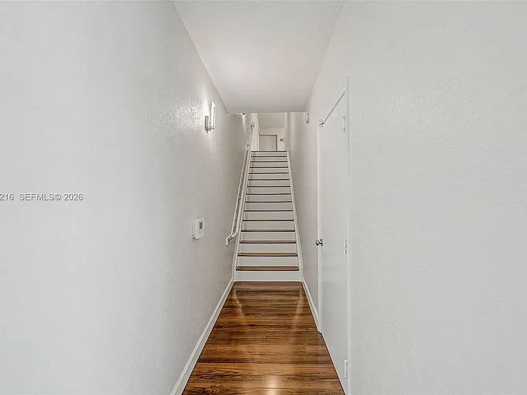 1003 Belmont Ln #1003 — Photo 5