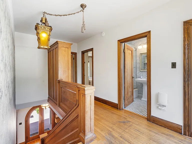 2052 Alameda Way — Photo 15