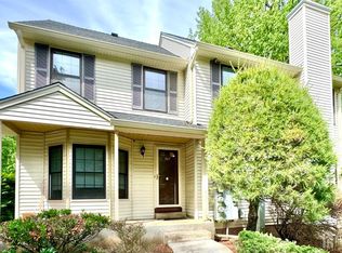 507 Timber Oaks Rd, Edison, NJ 08820