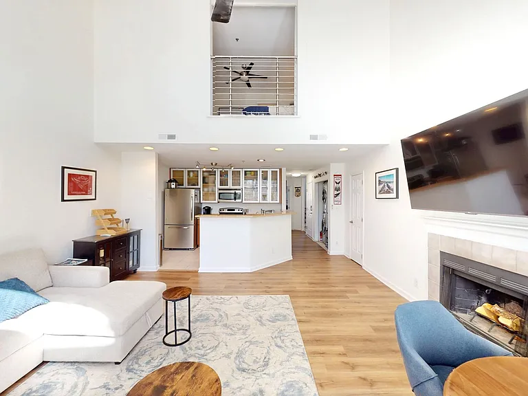 521 N Graham St #3E — Photo 6