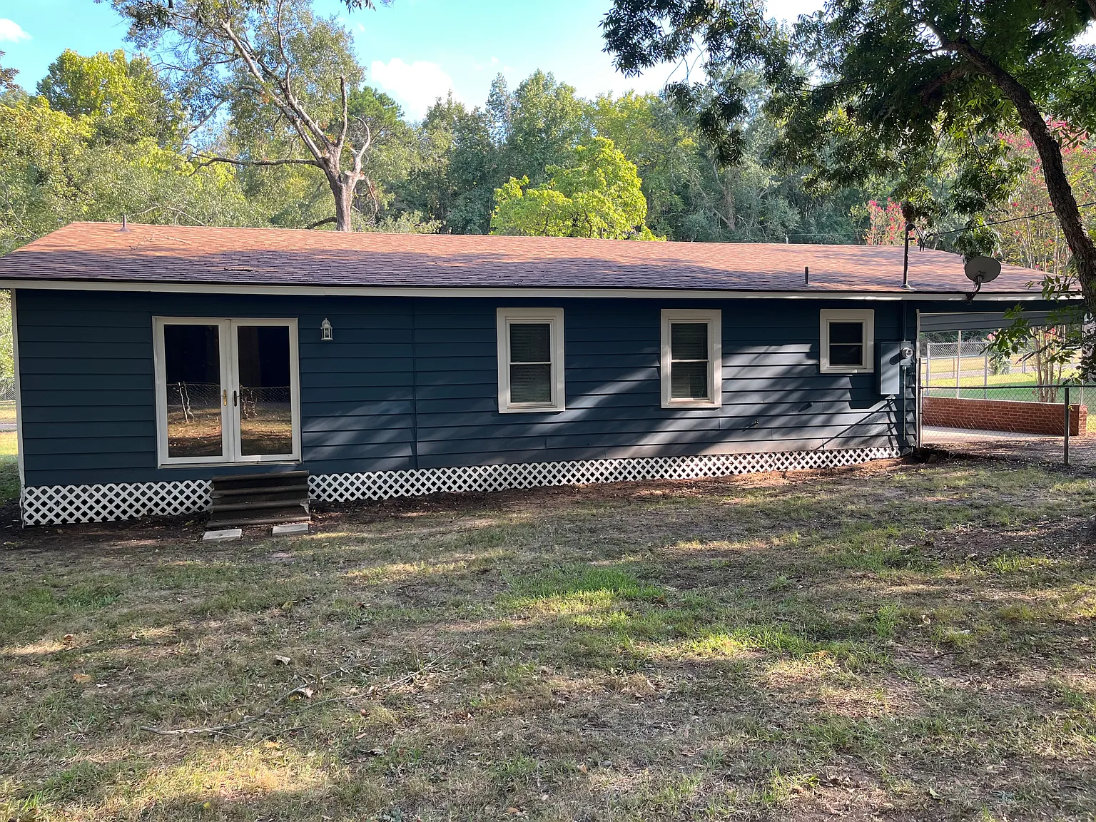 3 bed, 1248 sqft, $1,700 — Photo 2