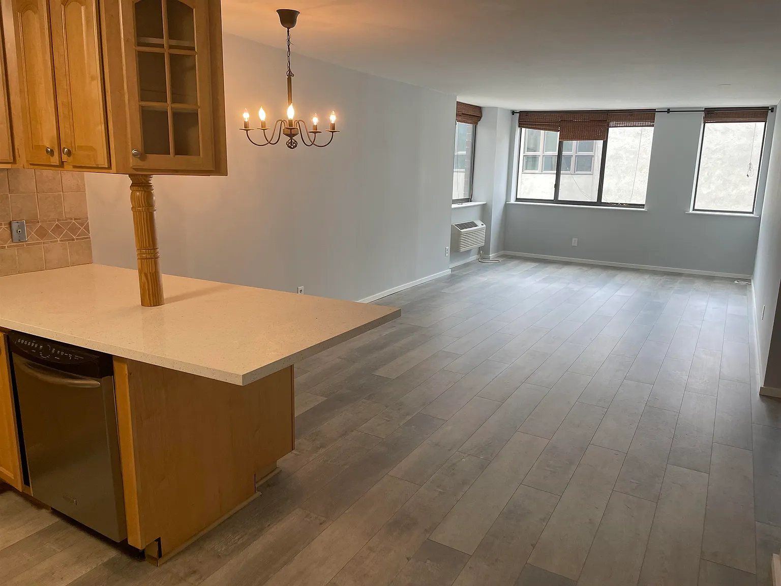 2 bed, 2.0 bath, 1150 sqft, $4,400 — Photo 2