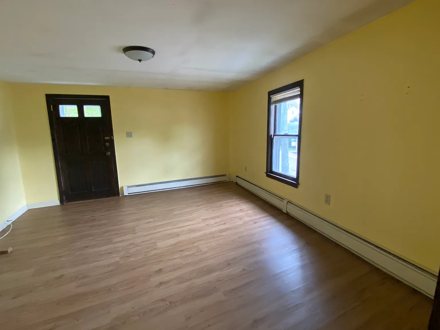 3 bed, 1300 sqft, $3,200 — Photo 3