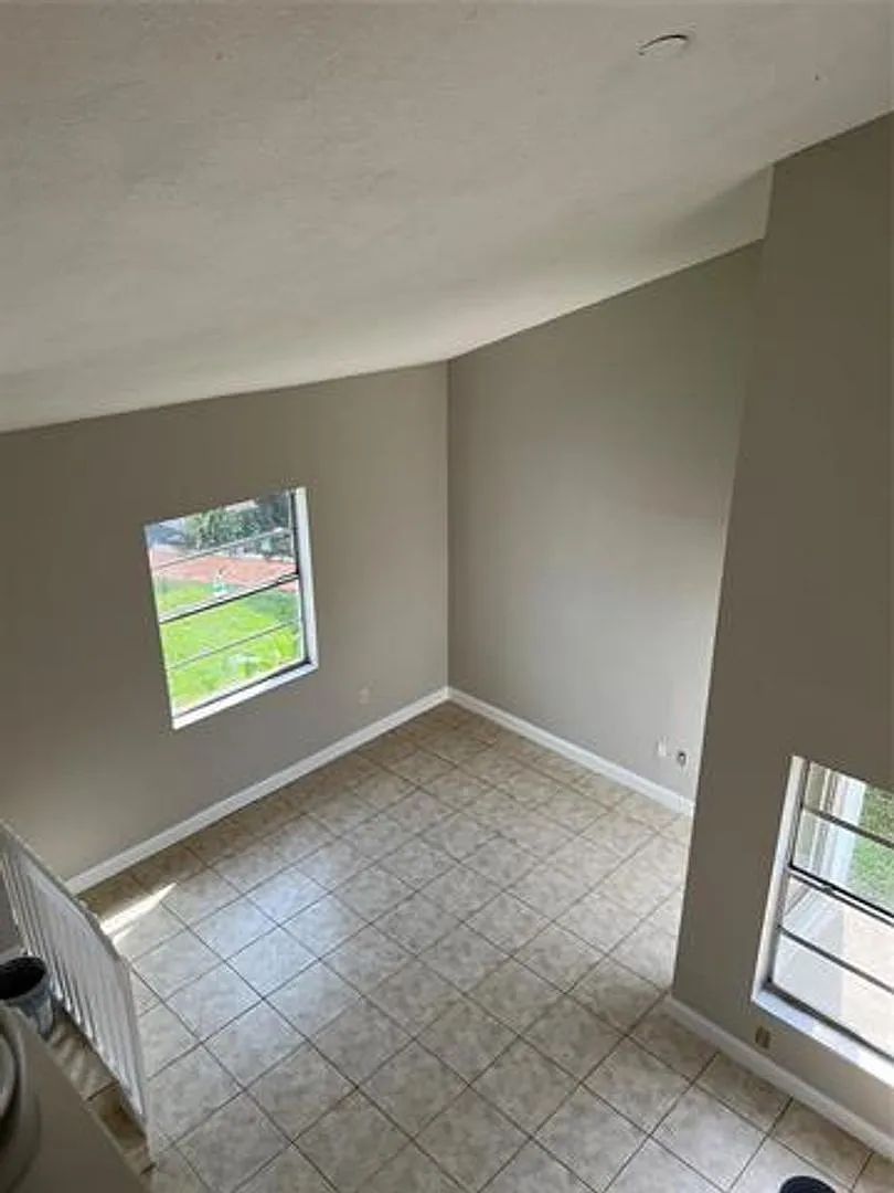 8265 NW 192nd Ter # 8265, Hialeah, FL 33015 — Photo 3