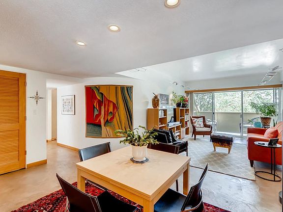 351 E Thomas Rd Unit D302-large-005-4-Ki