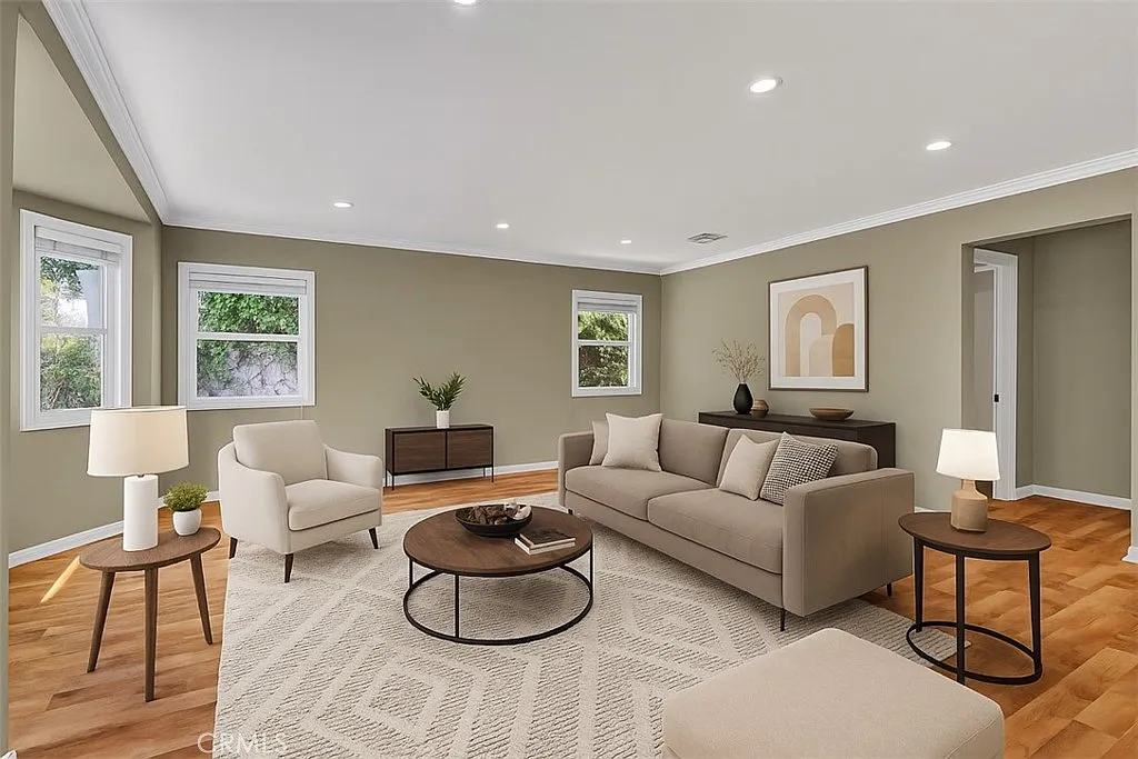 3 bed, 1202 sqft, $3,850 — Photo 4