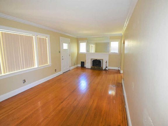 3rd image of 11 Escalon St