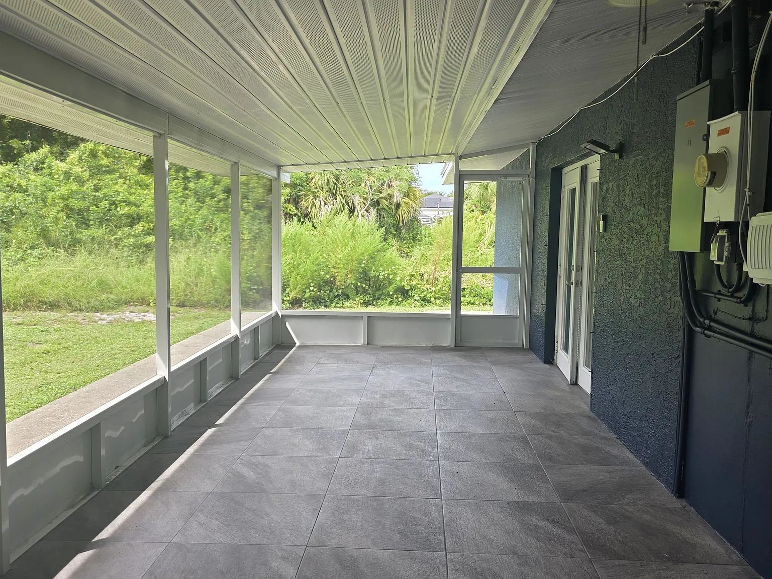 2 bed, 1159 sqft, $2,100 — Photo 4