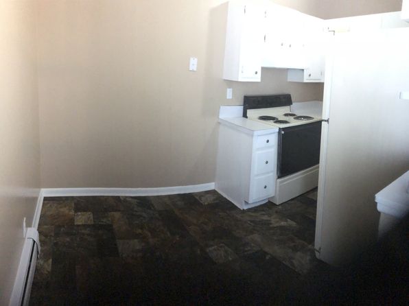 220 W Washington St APT A, Marengo, IA 52301