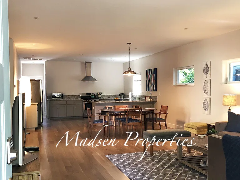 1481 Montgomery St — Photo 2