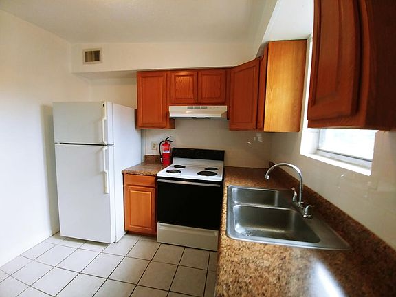 5th image of 774 Acosta St APT 3