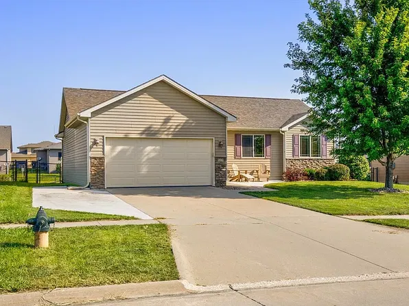 808 NW Reinhart Dr, Ankeny, IA 50023