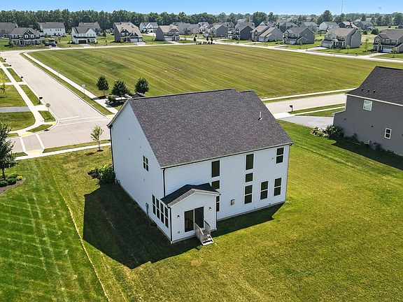 2nd image of 3327 Glenbrook Dr
