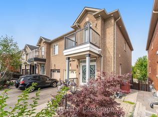 32 Arco Cir, Vaughan, ON L6A3Z7
