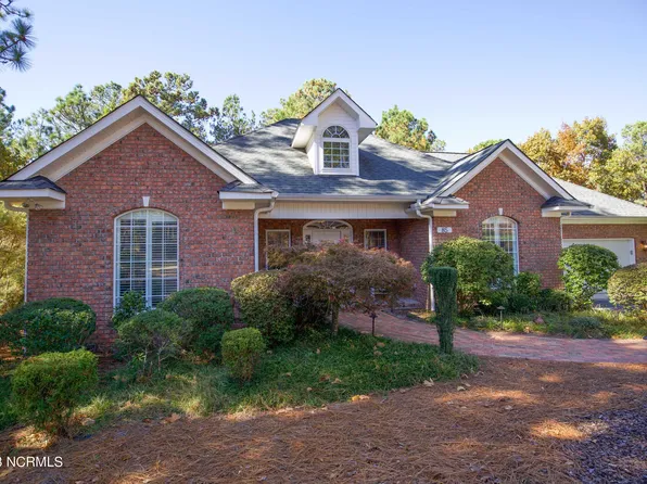 85 Catalpa Lane S, Pinehurst, NC 28374