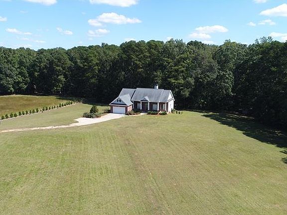 4th image of 141 Austin Dr