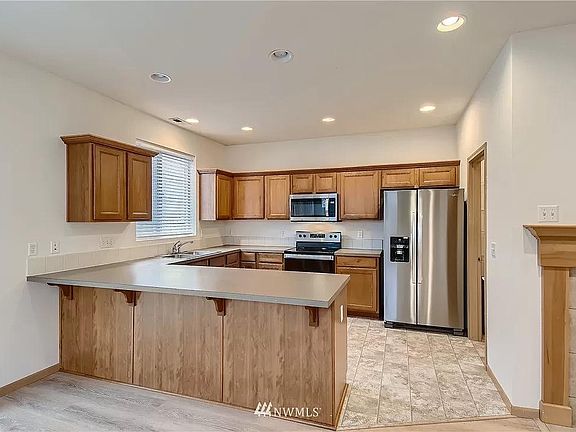 4th image of 3937 62nd Avenue Ct E