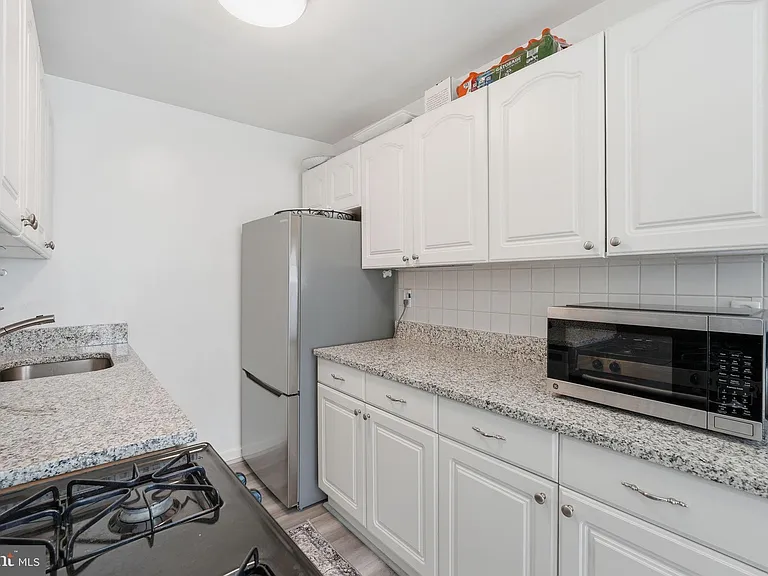1200 S Arlington Ridge Rd #614 — Photo 13