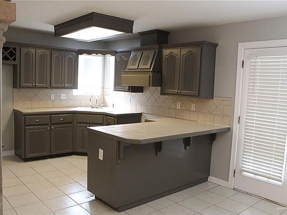 3rd image of 3824 Umar Ave